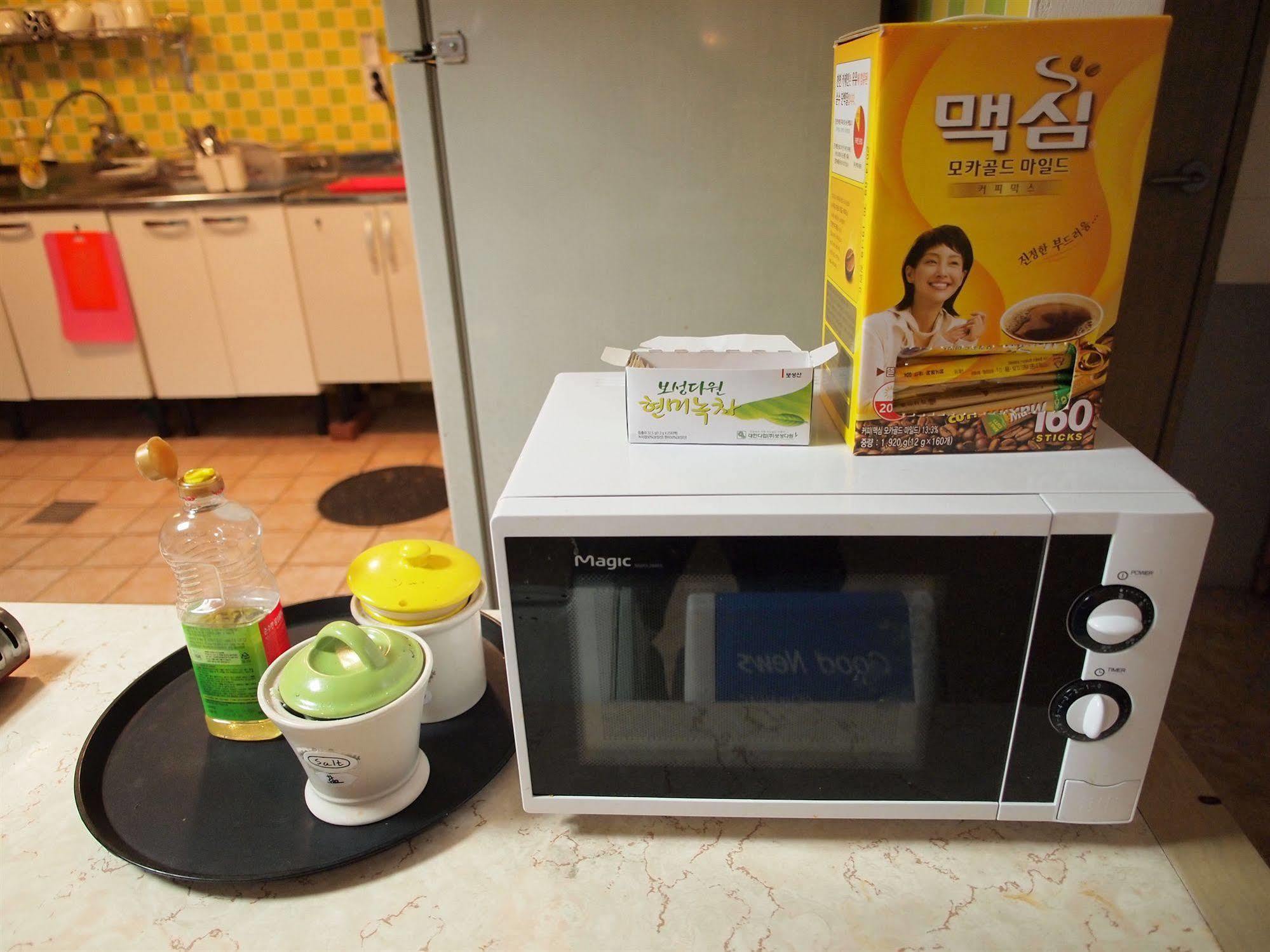 Shinchon Hostel Seul Esterno foto